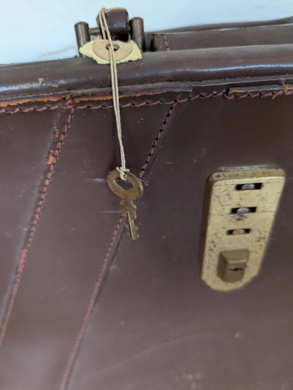 Vintage 60's 70's GOVT Classic Brown Leather Briefcase